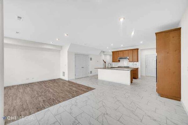 Building Photo - 458 Watercress Dr