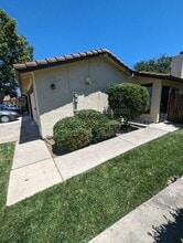 Building Photo - 8824 Fox Creek Dr