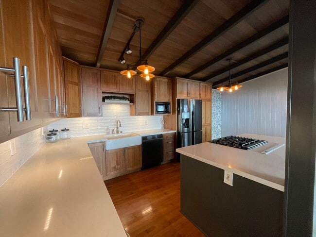 Building Photo - Kula Renovated Three Bedroom/Two Bathroom