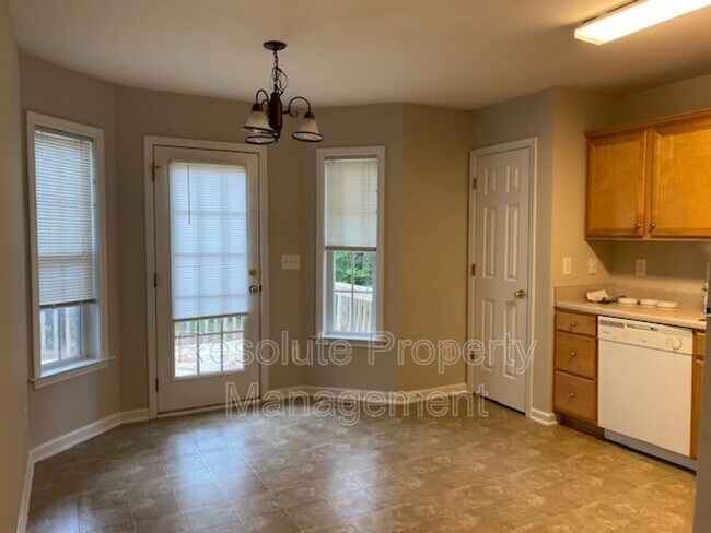 Foto del edificio - 412 Groveton Trail