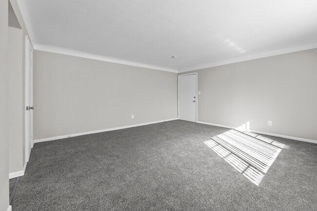Foto del edificio - Come live the good life here at South Hill...
