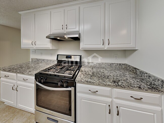 Foto del edificio - 361 Whitney Ln