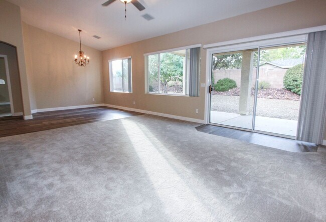 Foto del edificio - 3 Bedroom Home in Pronghorn Ranch