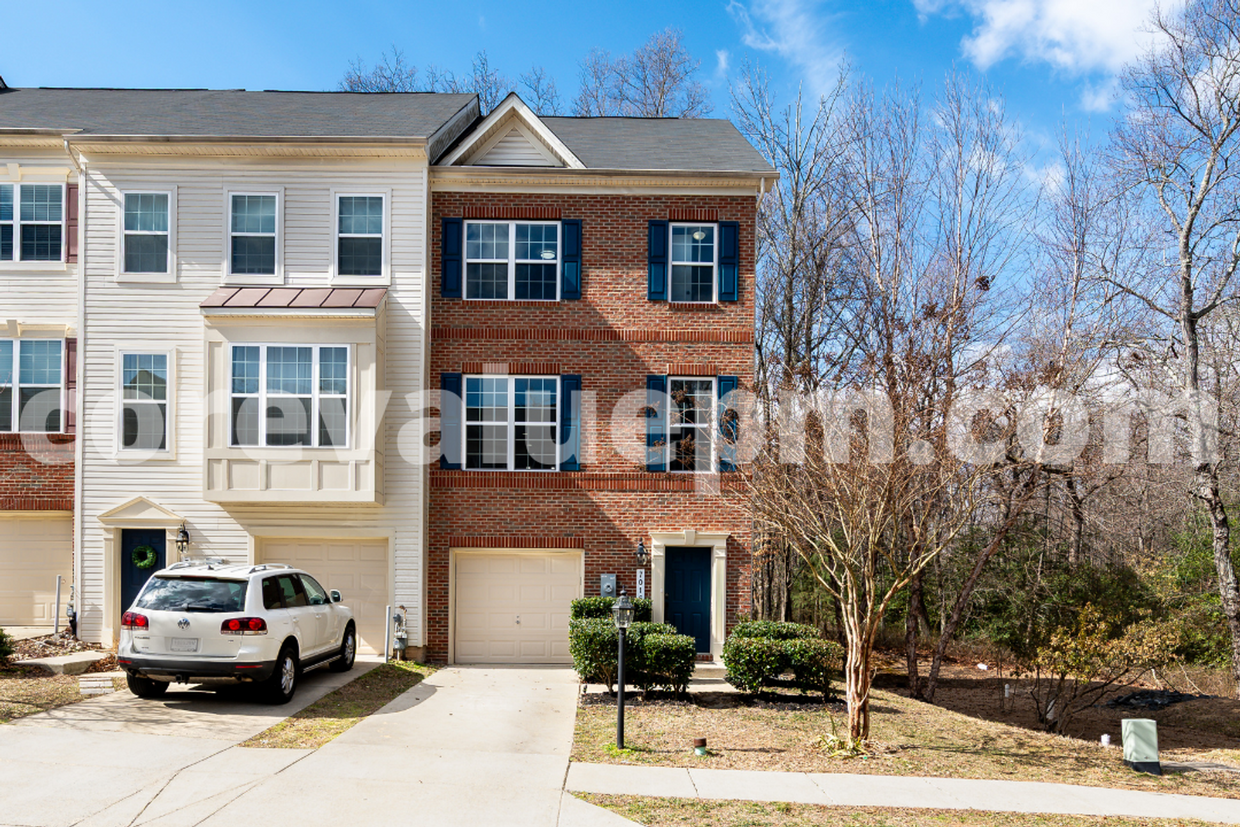 Foto principal - 7016 Dannfield Ct