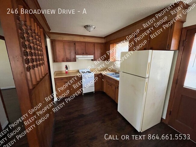 Foto del edificio - 1Bed 1Bath Duplex Just minutes from Down T...