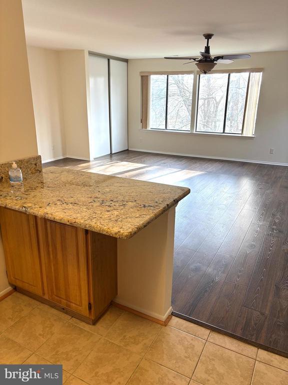 Foto del edificio - 1812 Hickory Cir