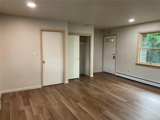 Foto del edificio - 8 Highland Ct