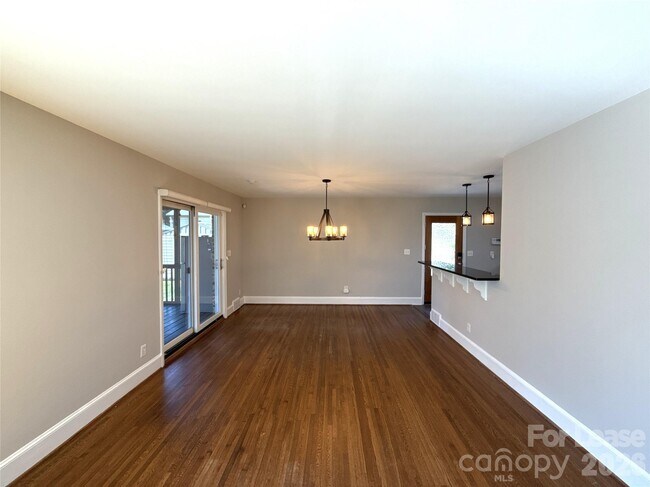 Foto del edificio - 2821 Sunset Dr