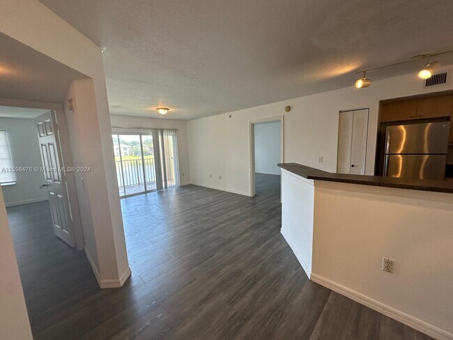 Building Photo - 4240 San Marino Blvd