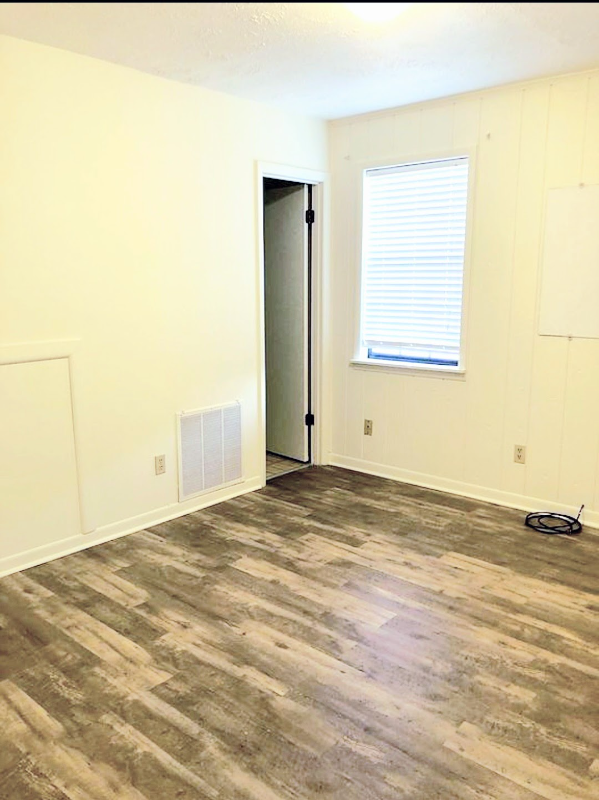 Building Photo - 210 Bolton Cir
