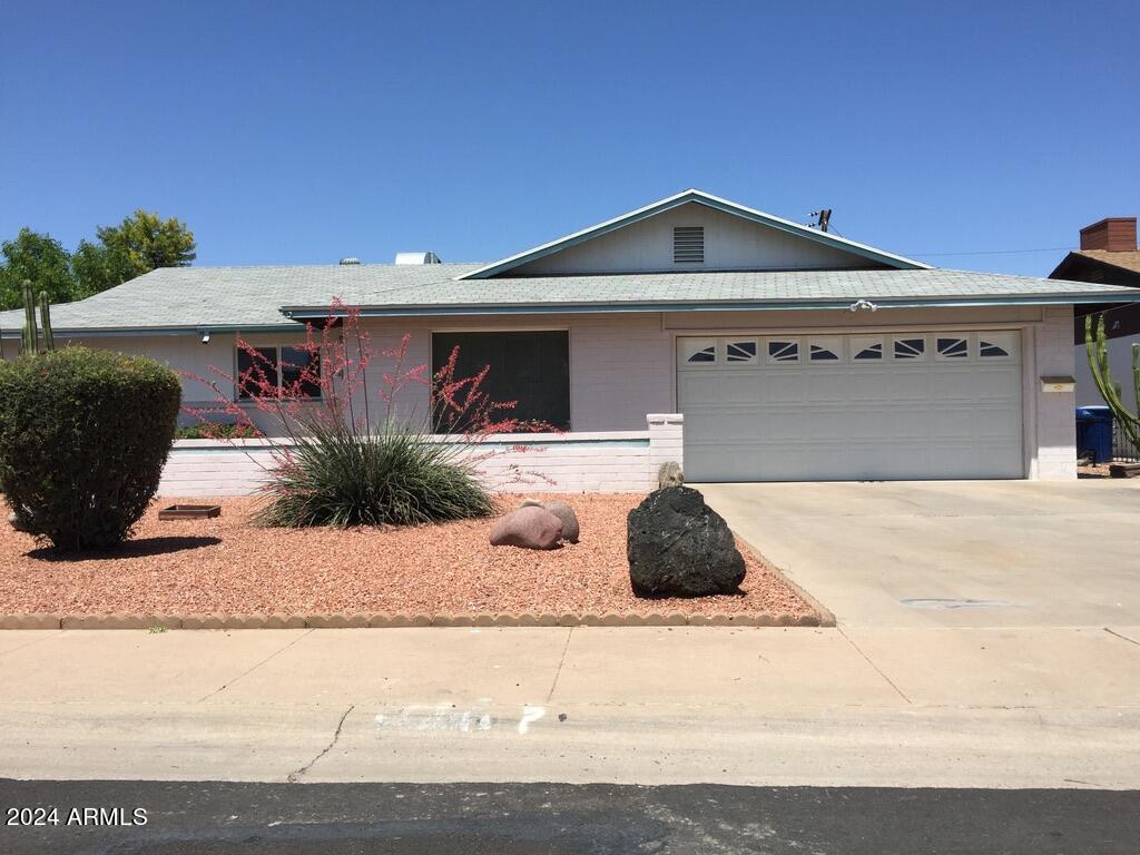 Primary Photo - 540 E Laguna Dr