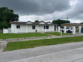 Building Photo - 14720 SW 103rd Ct