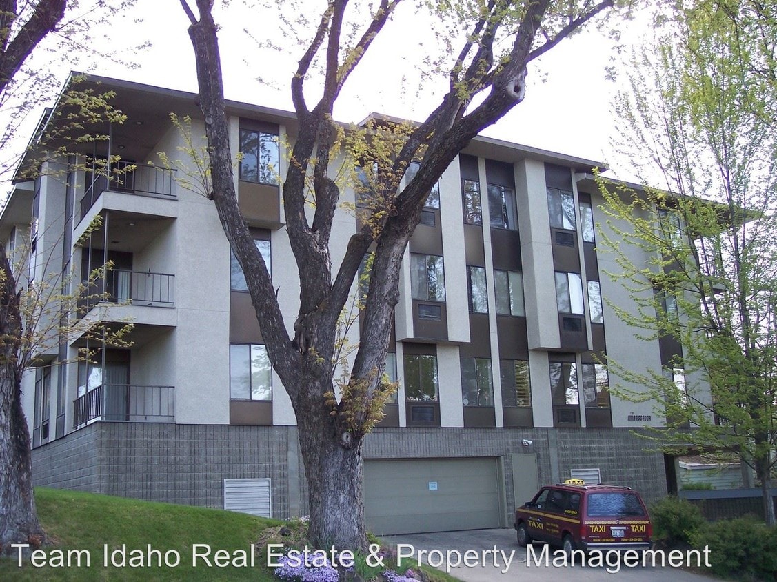 Primary Photo - 2 br, 1 bath Apartment - 122 N Washington 2A