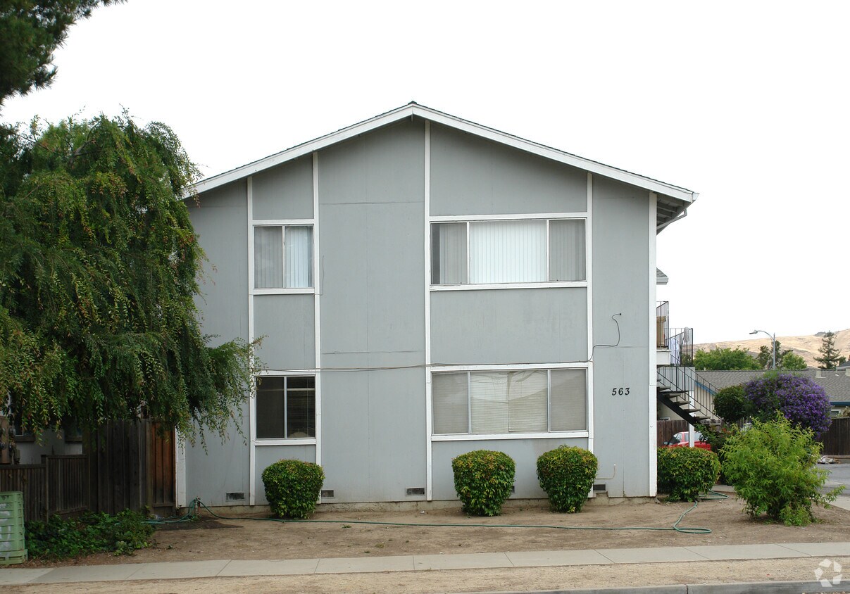 Building Photo - 563 Branham Ln E