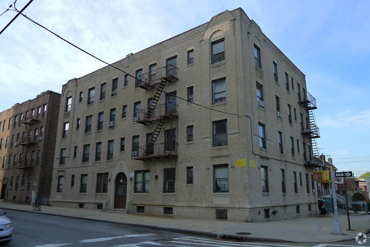 Building Photo - 1865 Bogart Ave