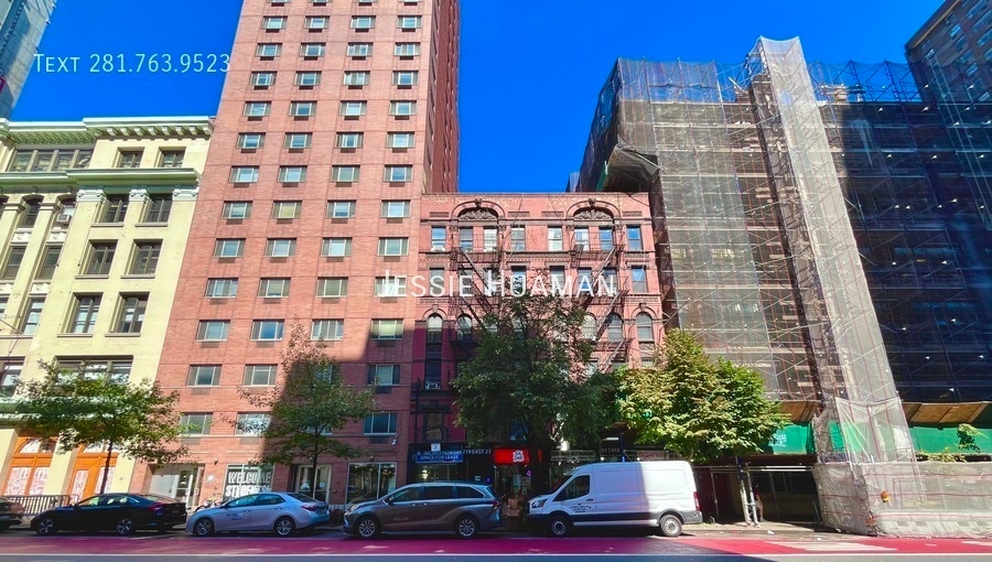 Primary Photo - 221 E 23rd St