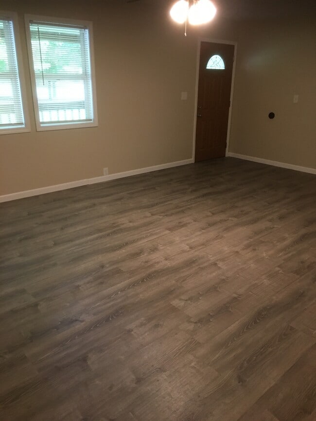 Livingroom - 11232 Mcfarland