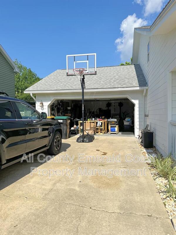 Building Photo - 213 Dolphin Estates Ct