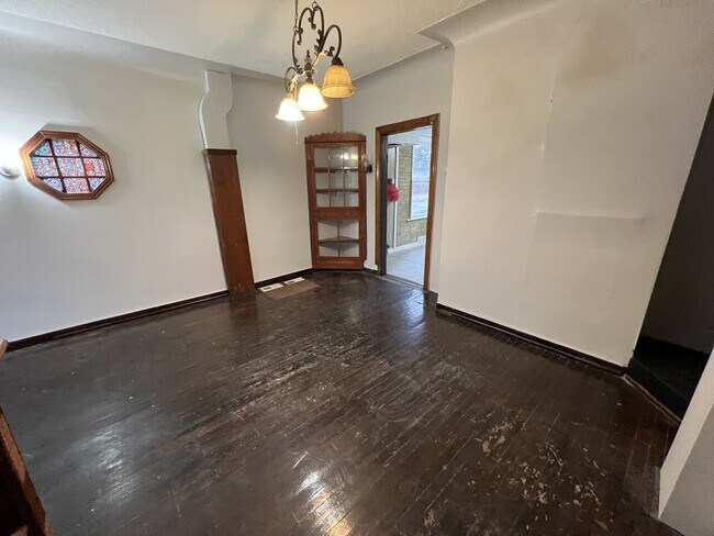 Building Photo - 766 Lathrop St
