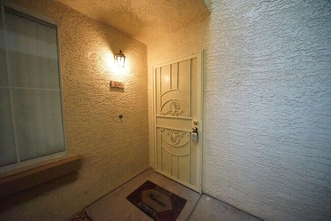 Foto del edificio - Showings Available Now
