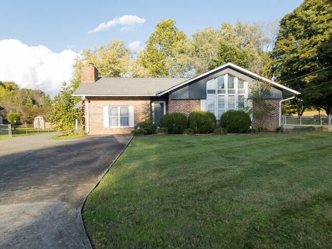 Front - 7241 Evanel Way