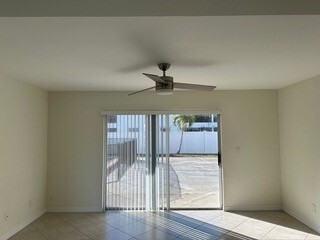 Foto del edificio - 1330 SW 47th Ter