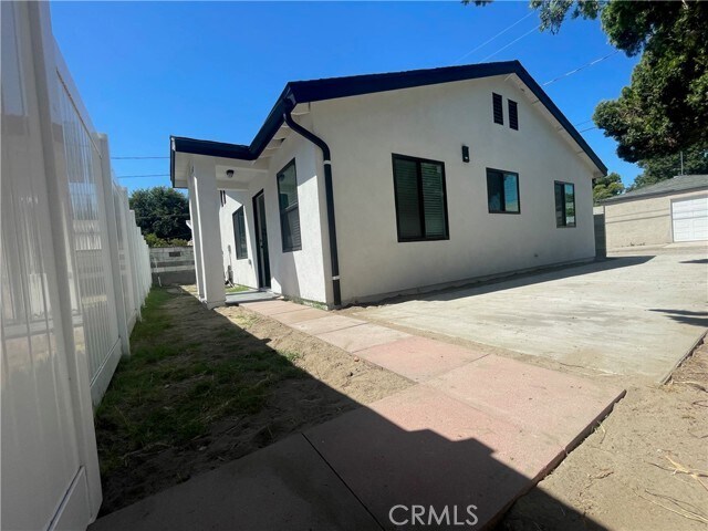 Primary Photo - 1329 N Myers St