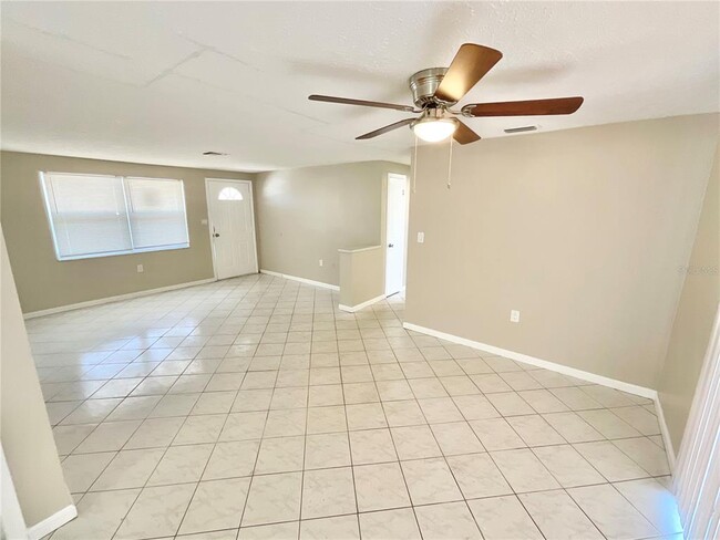Building Photo - 3054 Primrose Dr