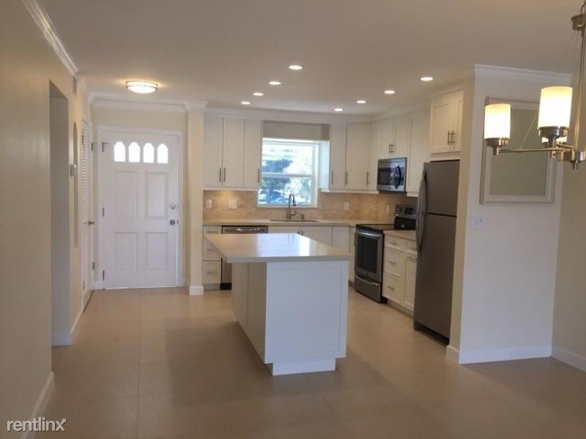 Foto del edificio - 3223 NE 36th St