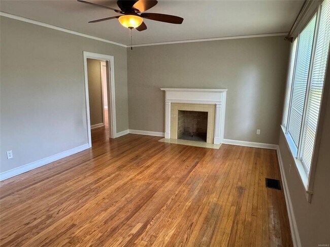Building Photo - 19 Brantwood Dr