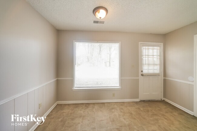 Building Photo - 6704 Amersham Dr