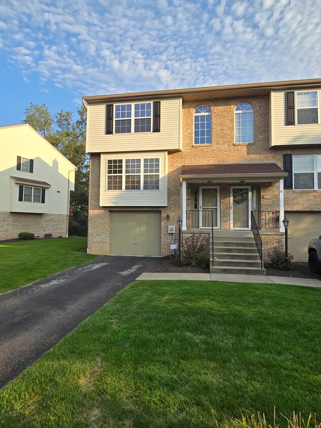 Primary Photo - Spacious 3-bedroom Gibsonia townhome