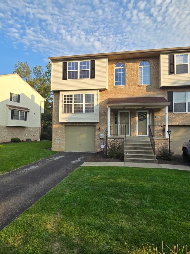 Building Photo - 3084 Meadowbrook Ct