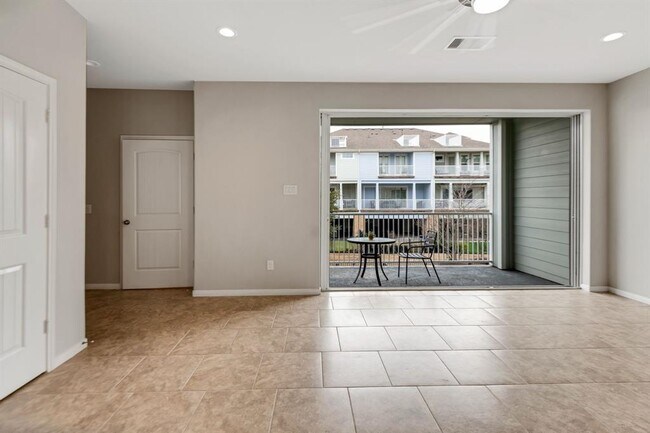Building Photo - 2716 Veranda Falls