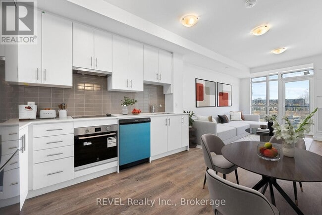 Building Photo - 461 Green Rd