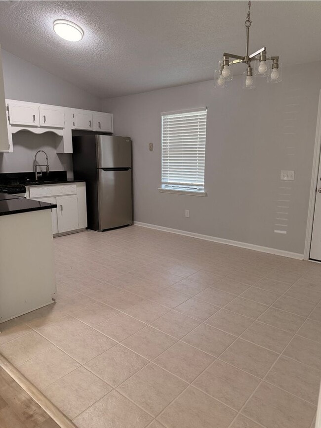 Building Photo - 1006 Ridgeland Dr