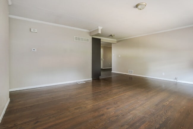 Building Photo - 904 NE 67th St