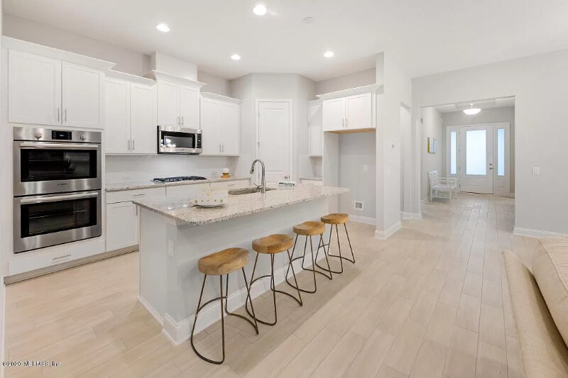 Foto principal - 28 Stansbury Ln