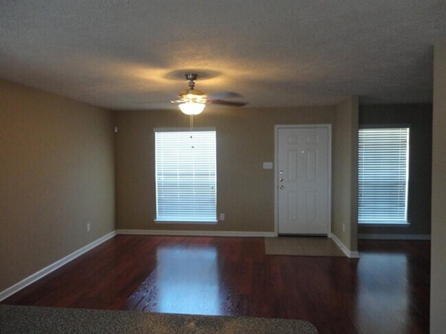 Building Photo - 11810 Kingdom Come Pl