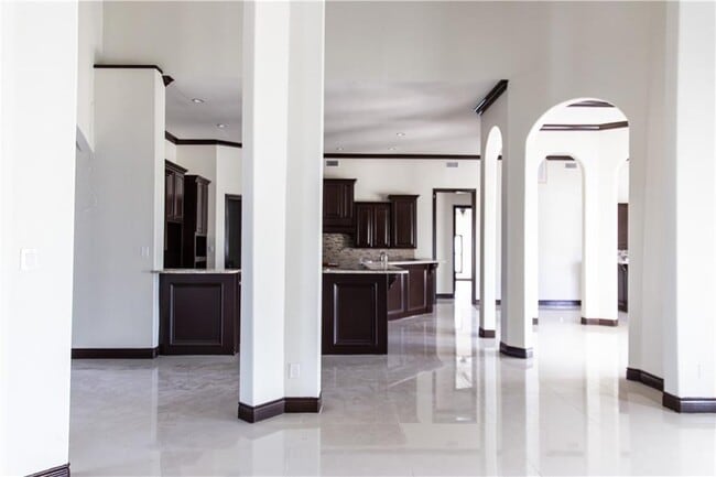 Building Photo - 6161 Ocean Dr