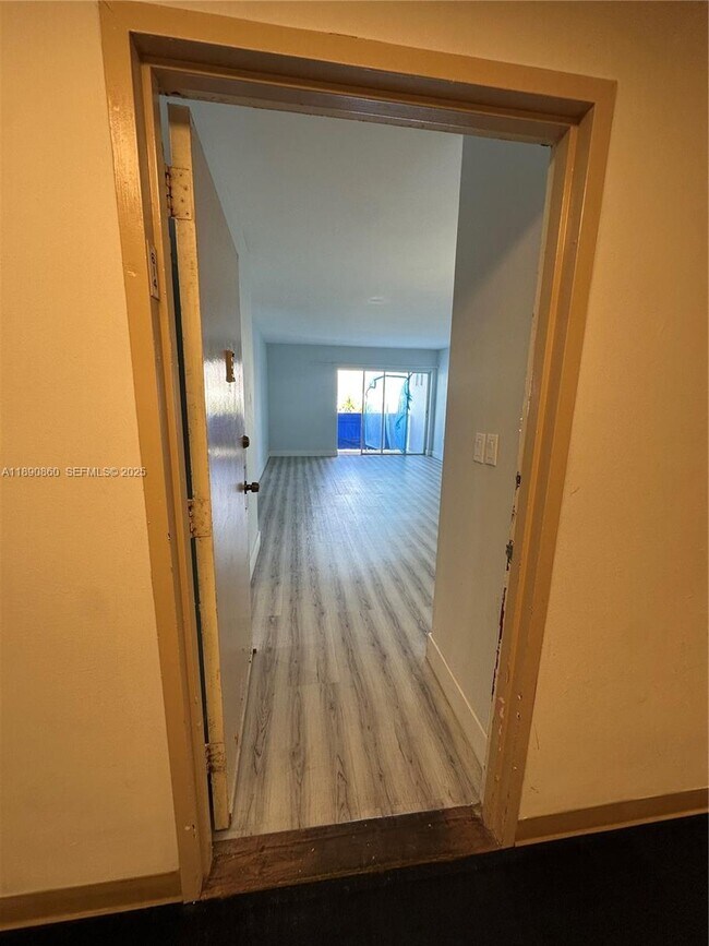 Foto del edificio - 400 Kings Point Dr