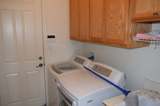 Building Photo - 16210 Sheltered Cove E