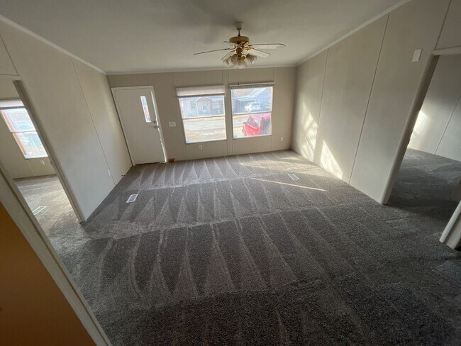 Foto del edificio - 210 N Walnut St