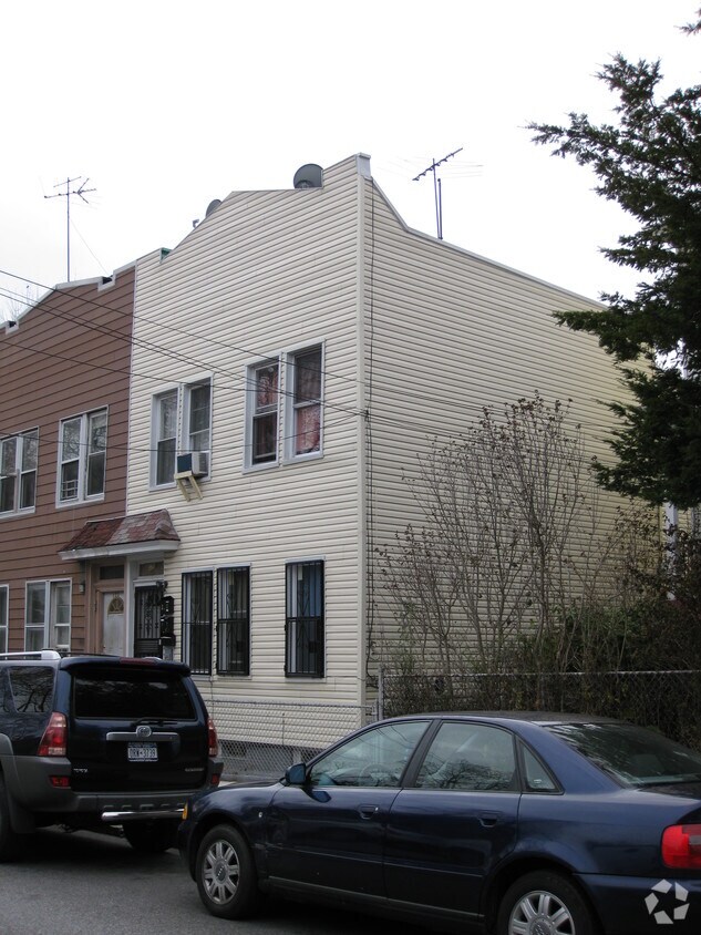 Building Photo - 170 Veronica Pl