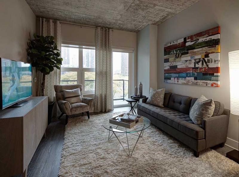 Foto principal - 855 N Clark St