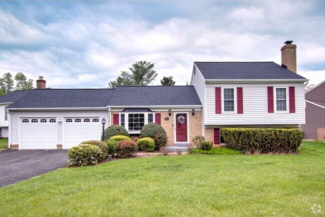 Building Photo - 10200 McKean Ct