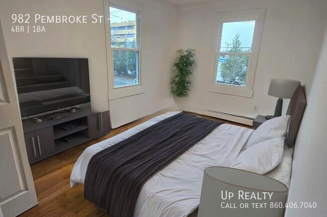 Foto del edificio - 982 Pembroke St