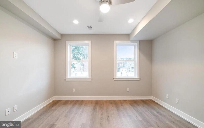 Foto del edificio - 1524 W Stiles St