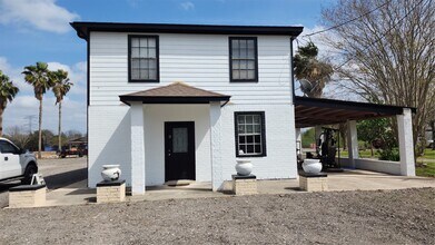 Building Photo - 4102 County Rd 190