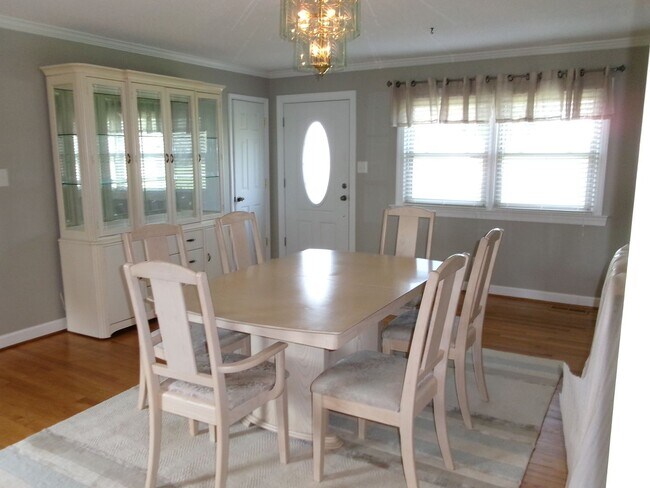 Foto del edificio - Brick Rancher For Rent in Summerfield!